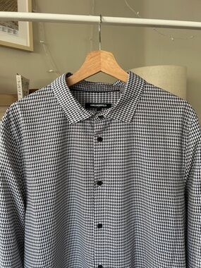 Karl Lagerfeld Black & White Allover Pattern Performance Shirt